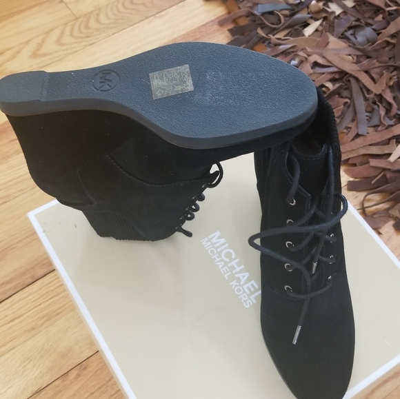 Michael Kors Carrigan Booties, NWB - Picture 3 of 14